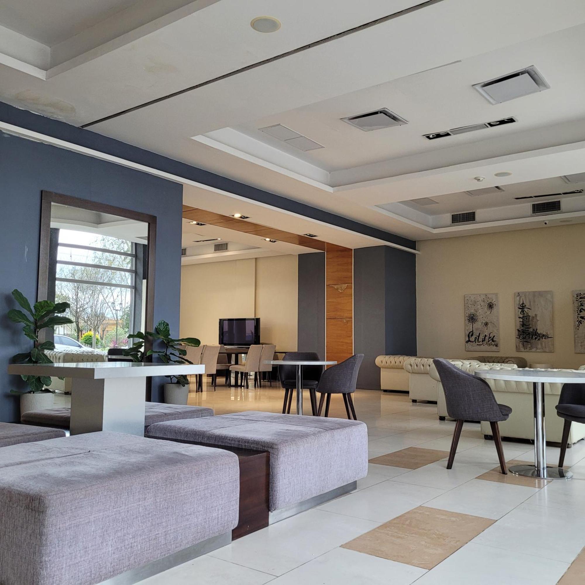 Hotel Plaza Colón エクステリア 写真